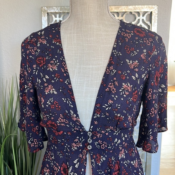 ADORABLE Sky and Sparrow High-low floral top. NWOT - Picture 2 of 5